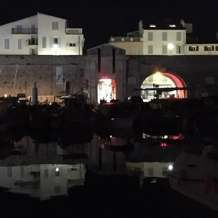 Bateau-hôtel Location Bateau Port Vauban Antibes