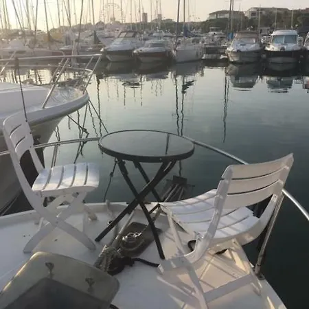 Location Bateau Port Vauban * Antibes