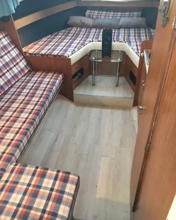 Location Bateau Port Vauban Bateau-hôtel Antibes